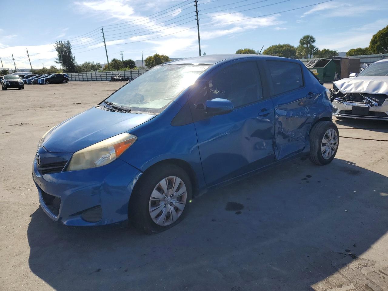 TOYOTA YARIS 2012