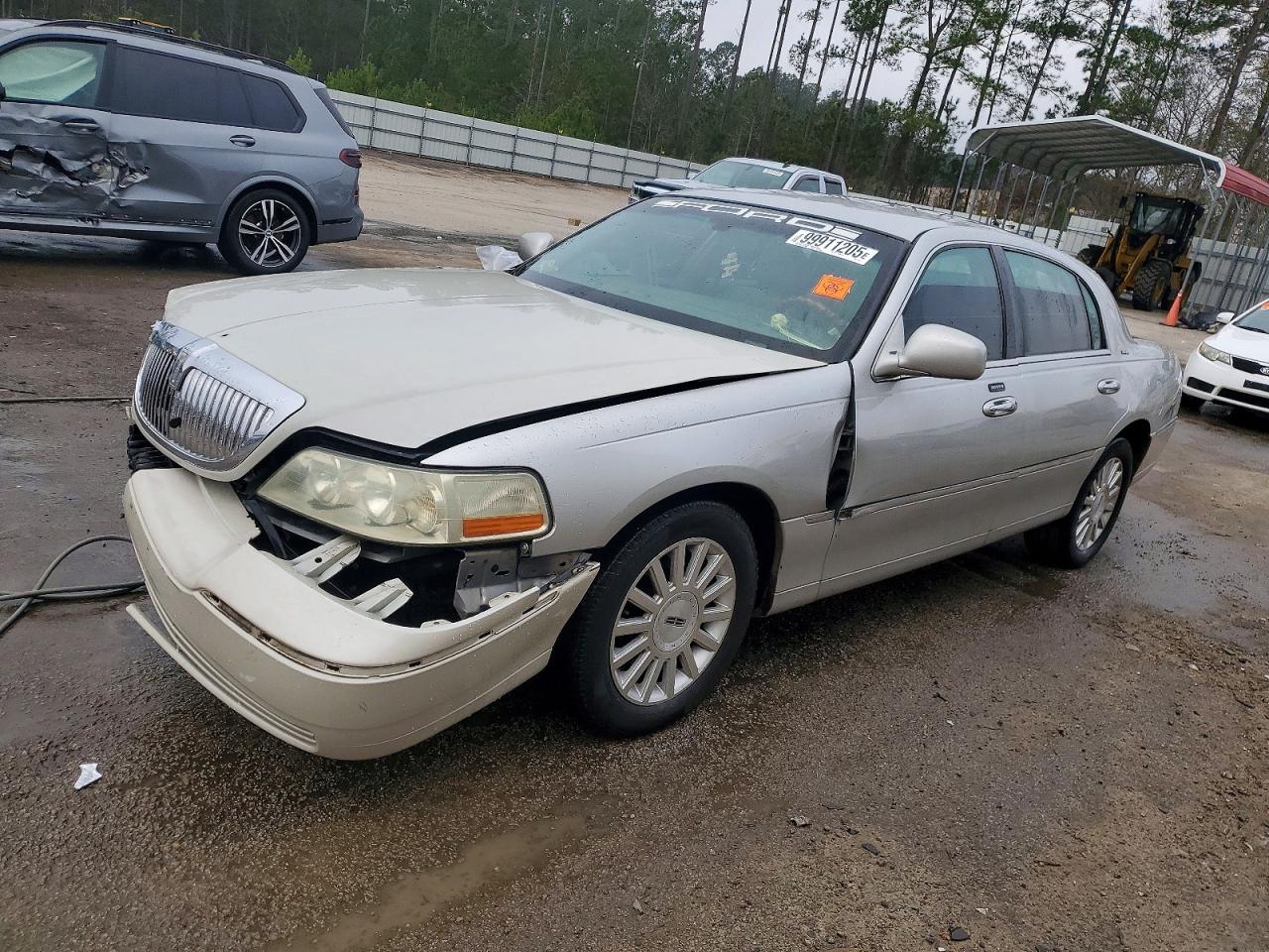 LINCOLN TOWN CAR 2003