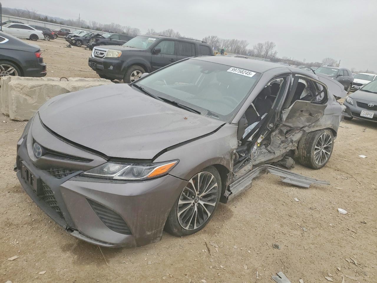 TOYOTA CAMRY 2018