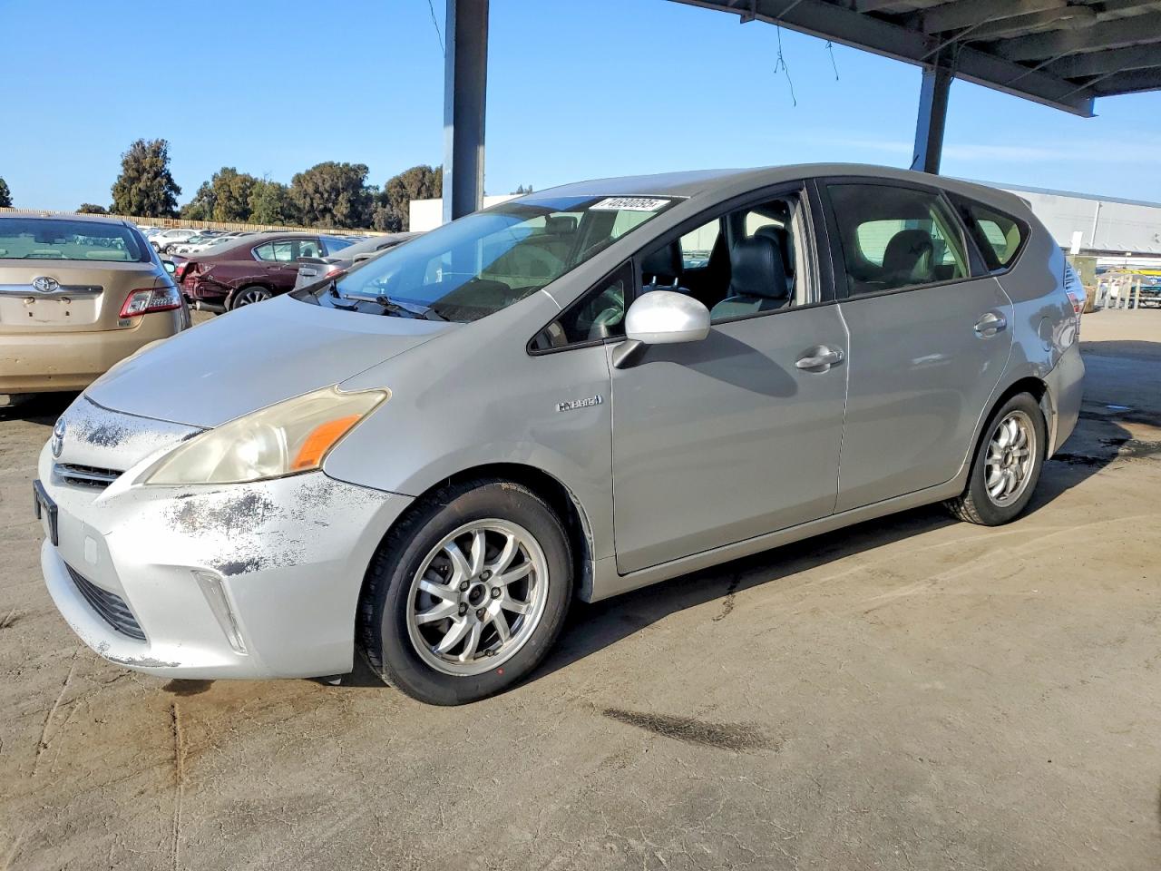 TOYOTA PRIUS V 2014
