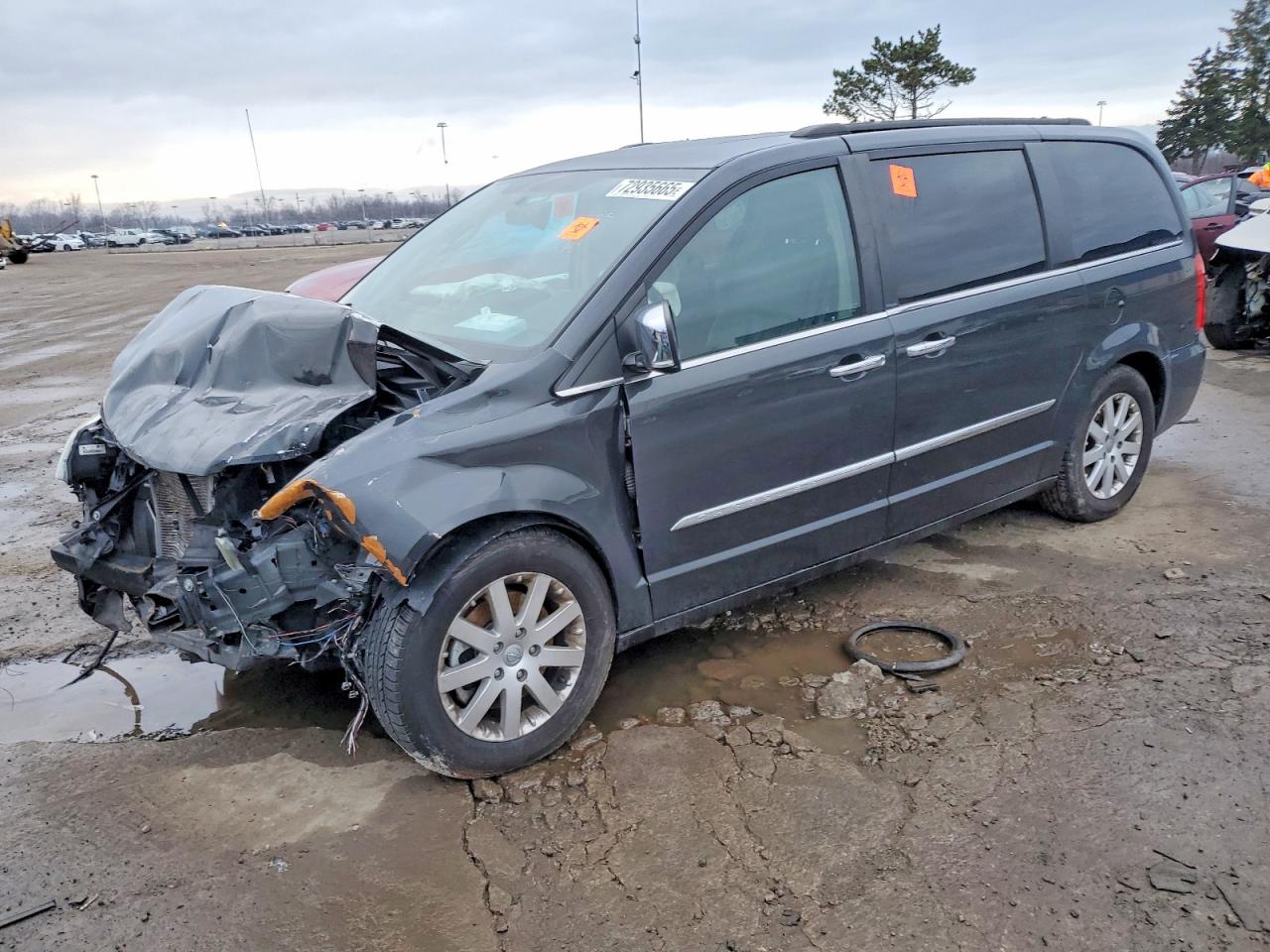 CHRYSLER TOWN & COUNTRY 2012