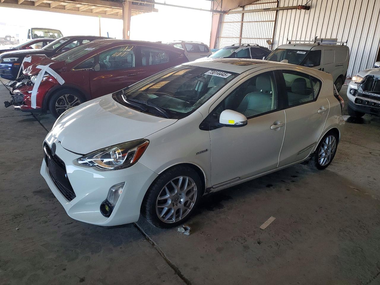 TOYOTA PRIUS C 2016