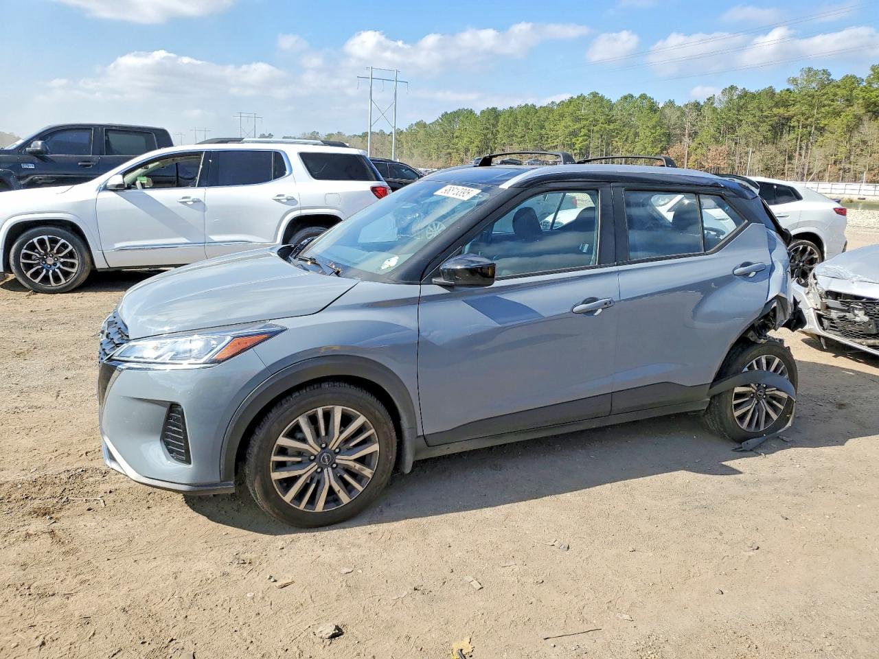 NISSAN KICKS 2023