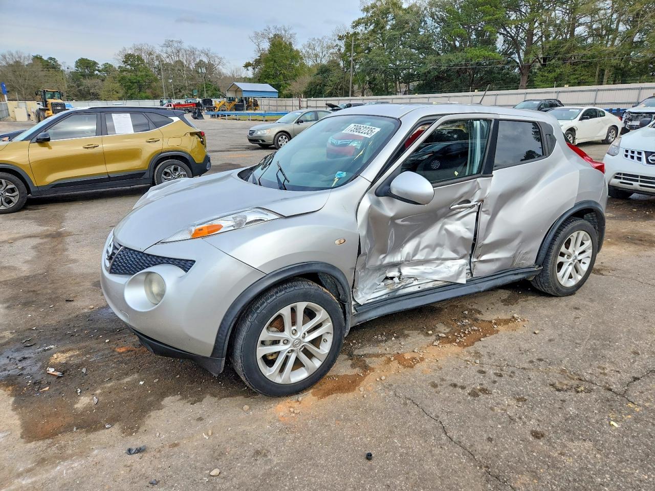 NISSAN JUKE 2012