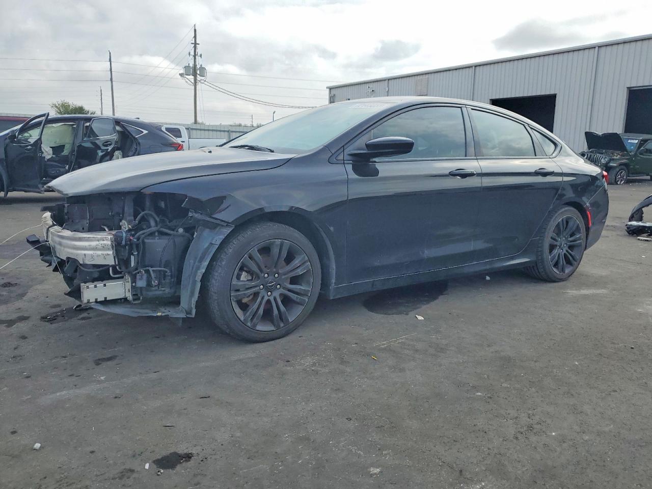 CHRYSLER 200 2017