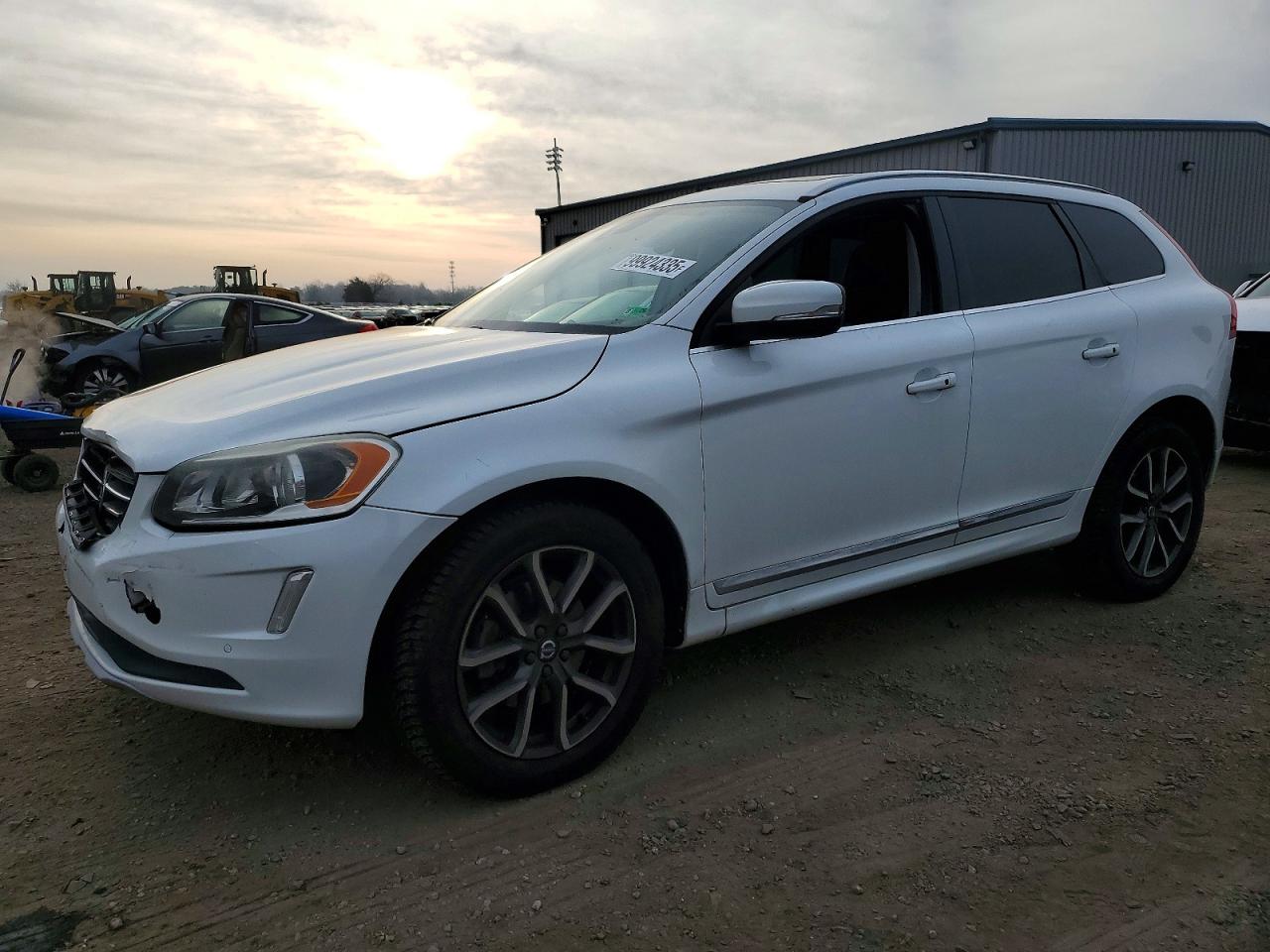 VOLVO XC60 2016
