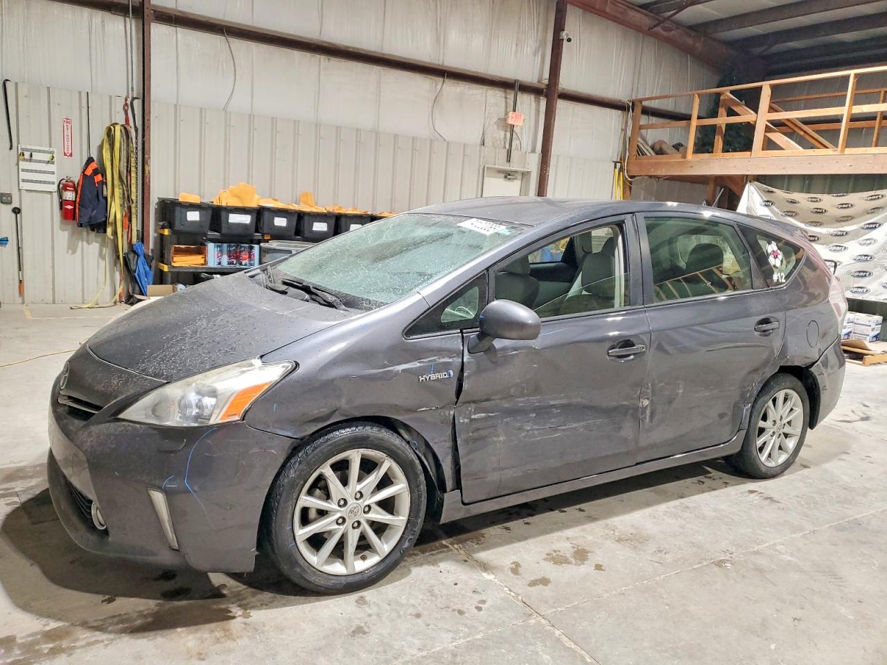 TOYOTA PRIUS V 2013