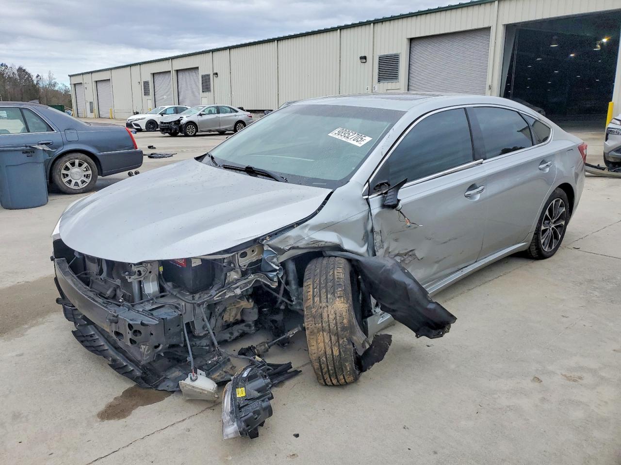 TOYOTA AVALON 2016