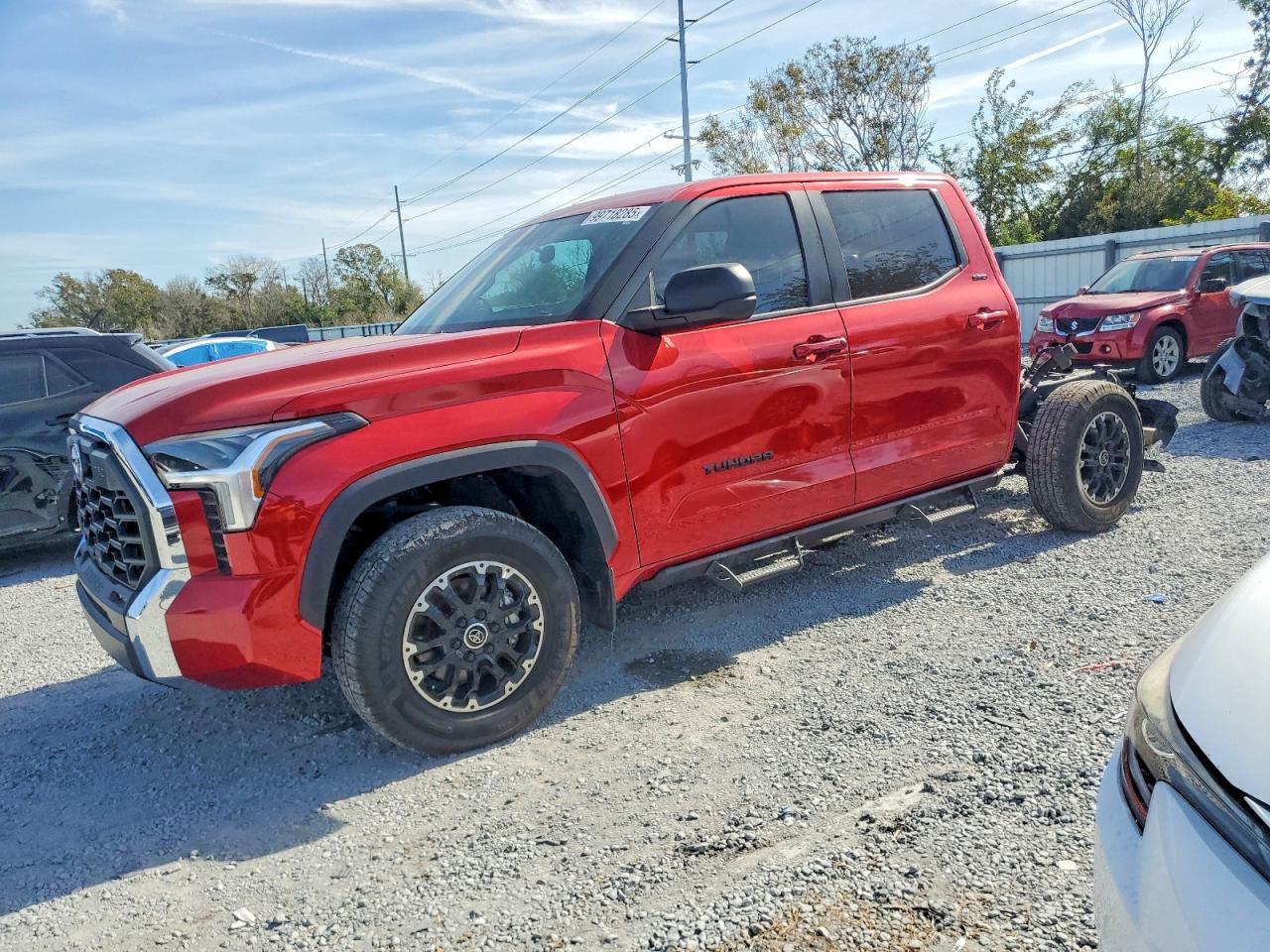 TOYOTA TUNDRA 2024