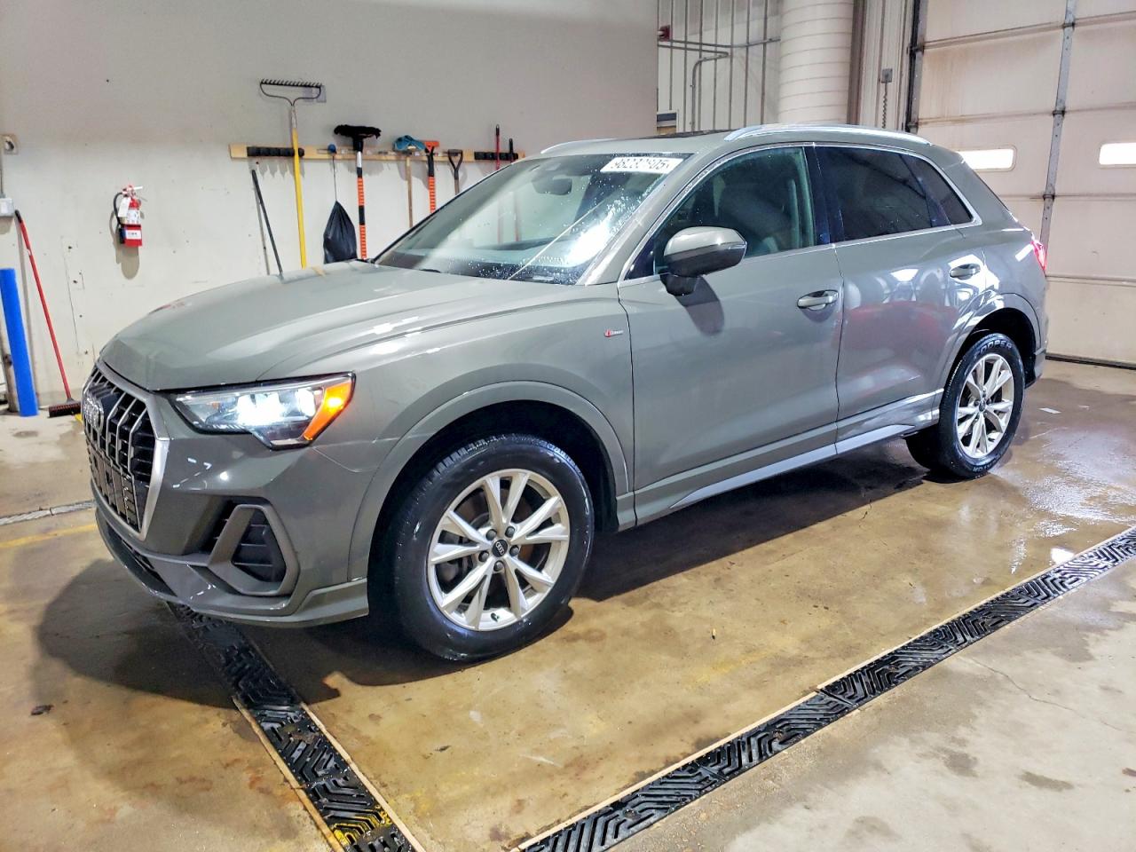 AUDI Q3 2021