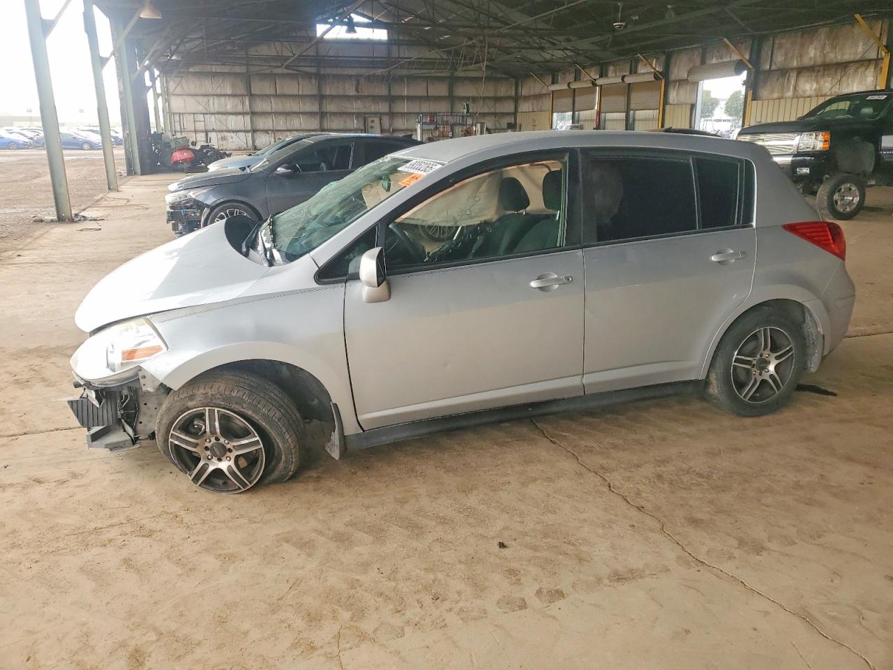 NISSAN VERSA 2011
