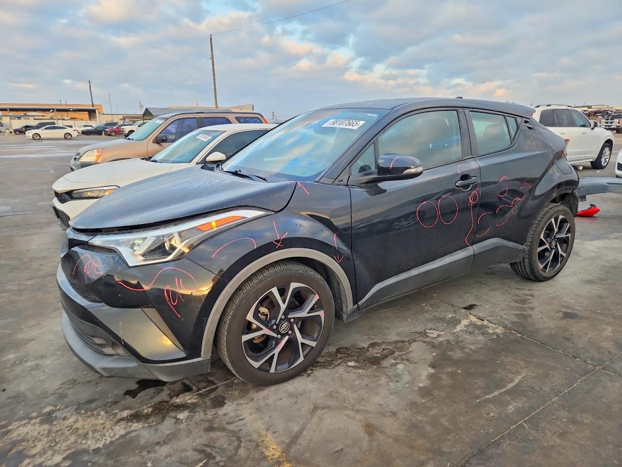 TOYOTA C-HR XLE 2018