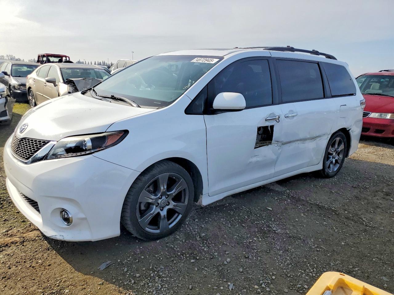 TOYOTA SIENNA SE 2017