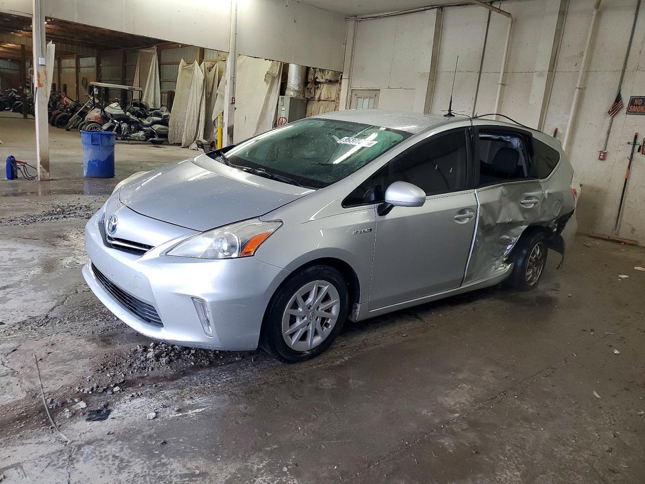 TOYOTA PRIUS V 2012