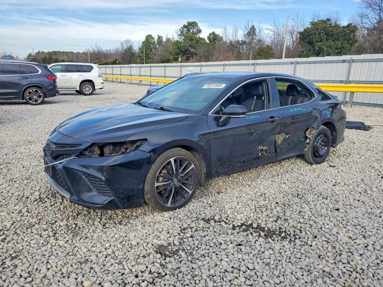 TOYOTA CAMRY 2020