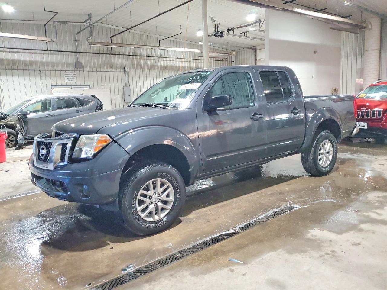 NISSAN FRONTIER 2015