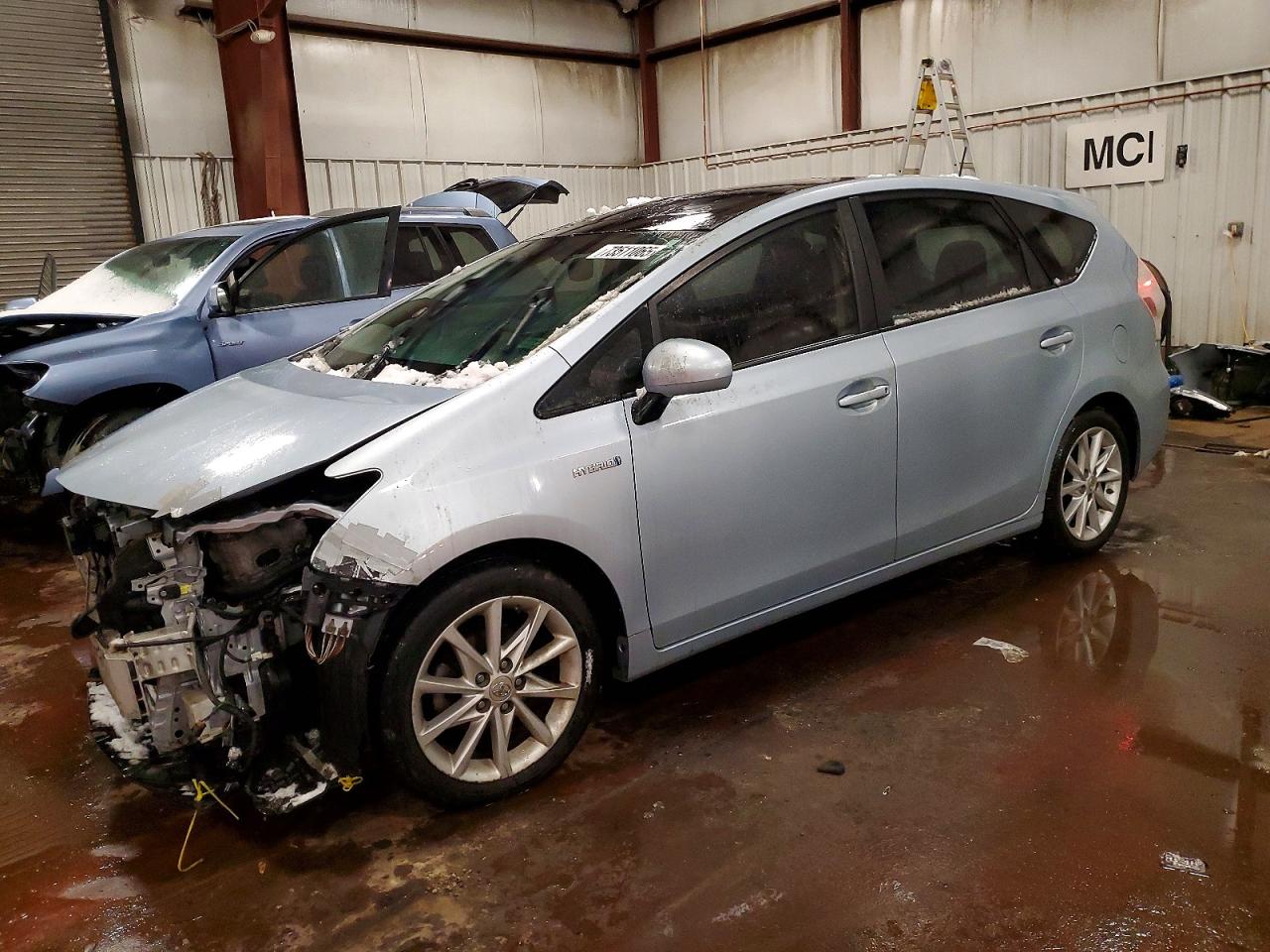 TOYOTA PRIUS V 2012