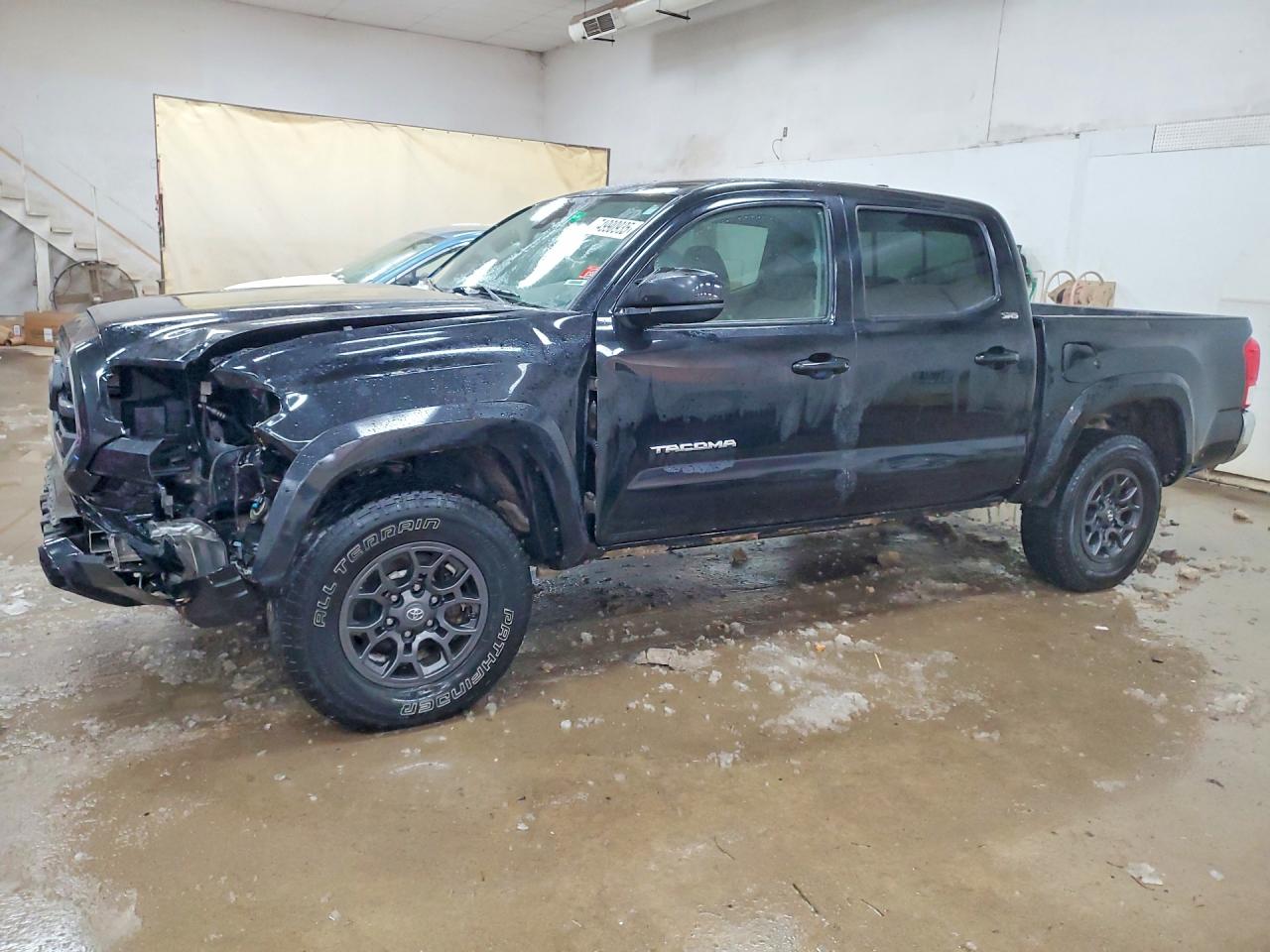 TOYOTA TACOMA 2018