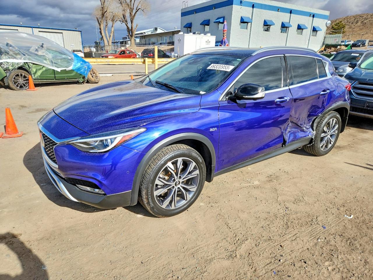 INFINITI QX30 BASE 2017