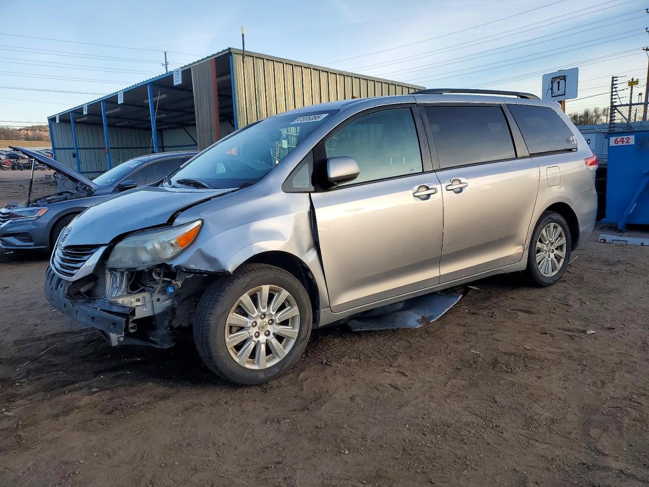 TOYOTA SIENNA 2012