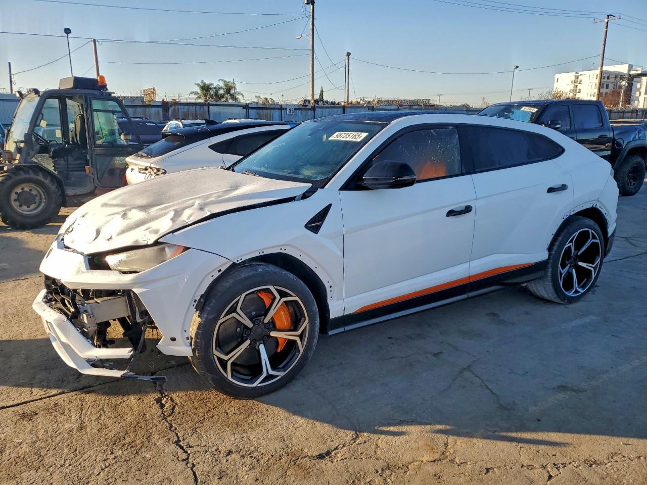 LAMBORGHINI URUS 2019