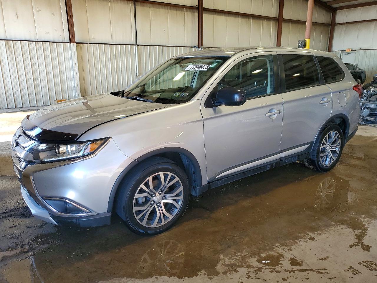 MITSUBISHI OUTLANDER 2016