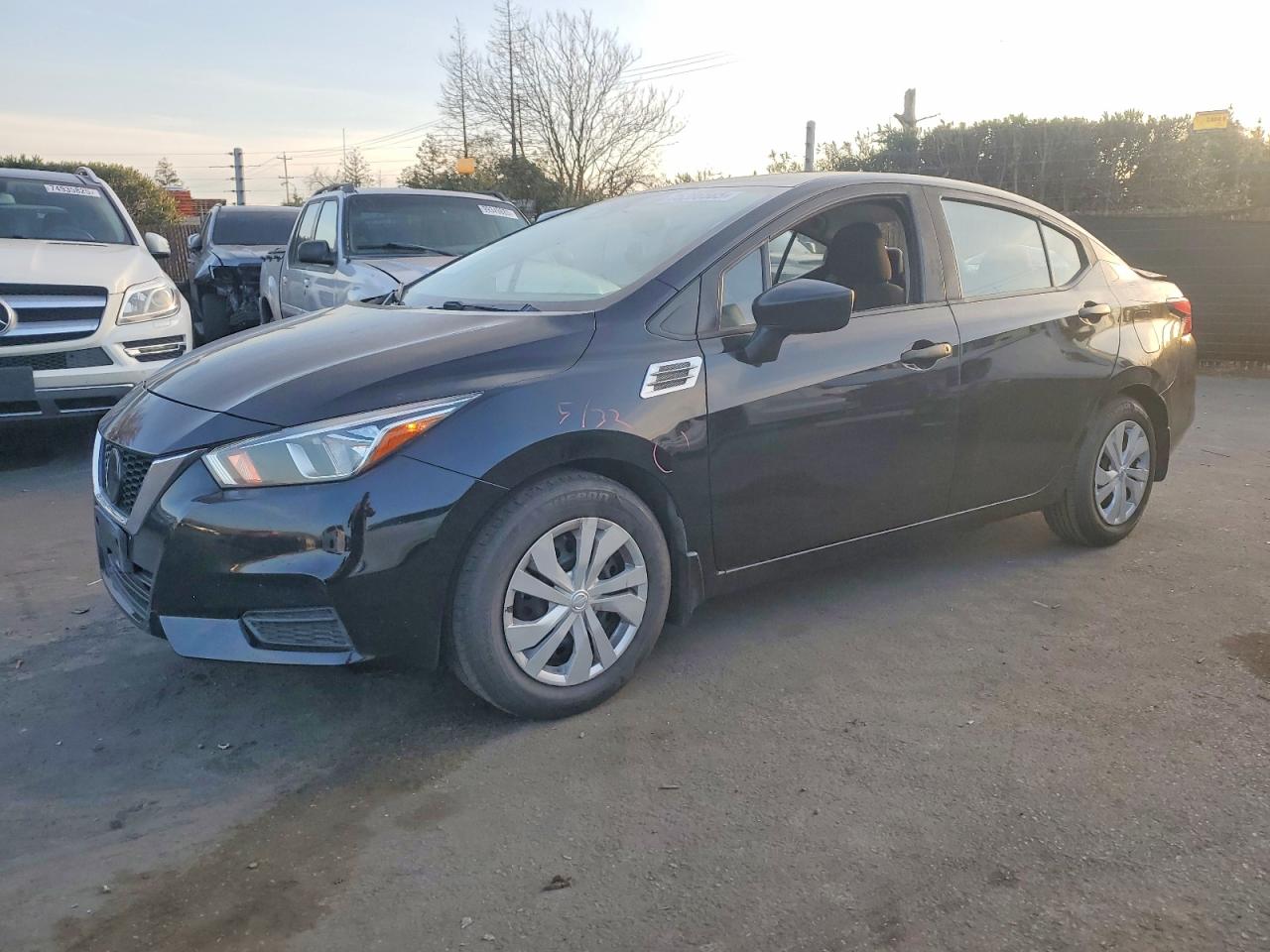 NISSAN VERSA 2020