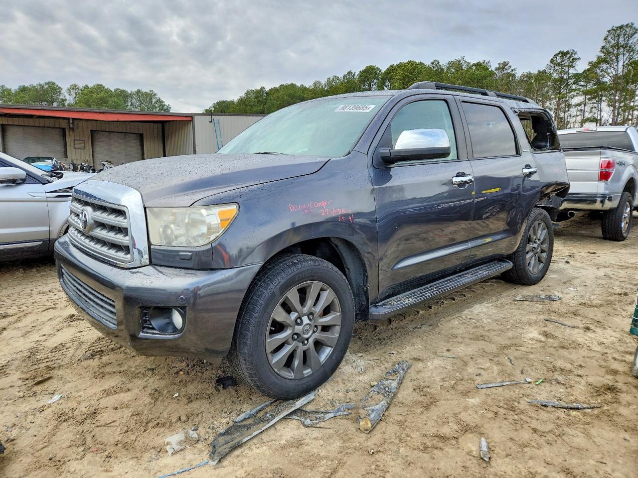 TOYOTA SEQUOIA LI 2011