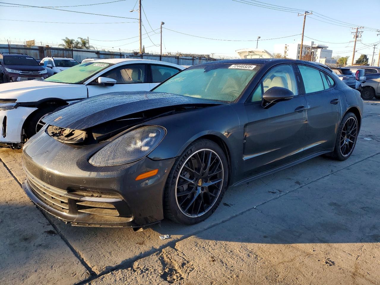 PORSCHE PANAMERA 4 2018