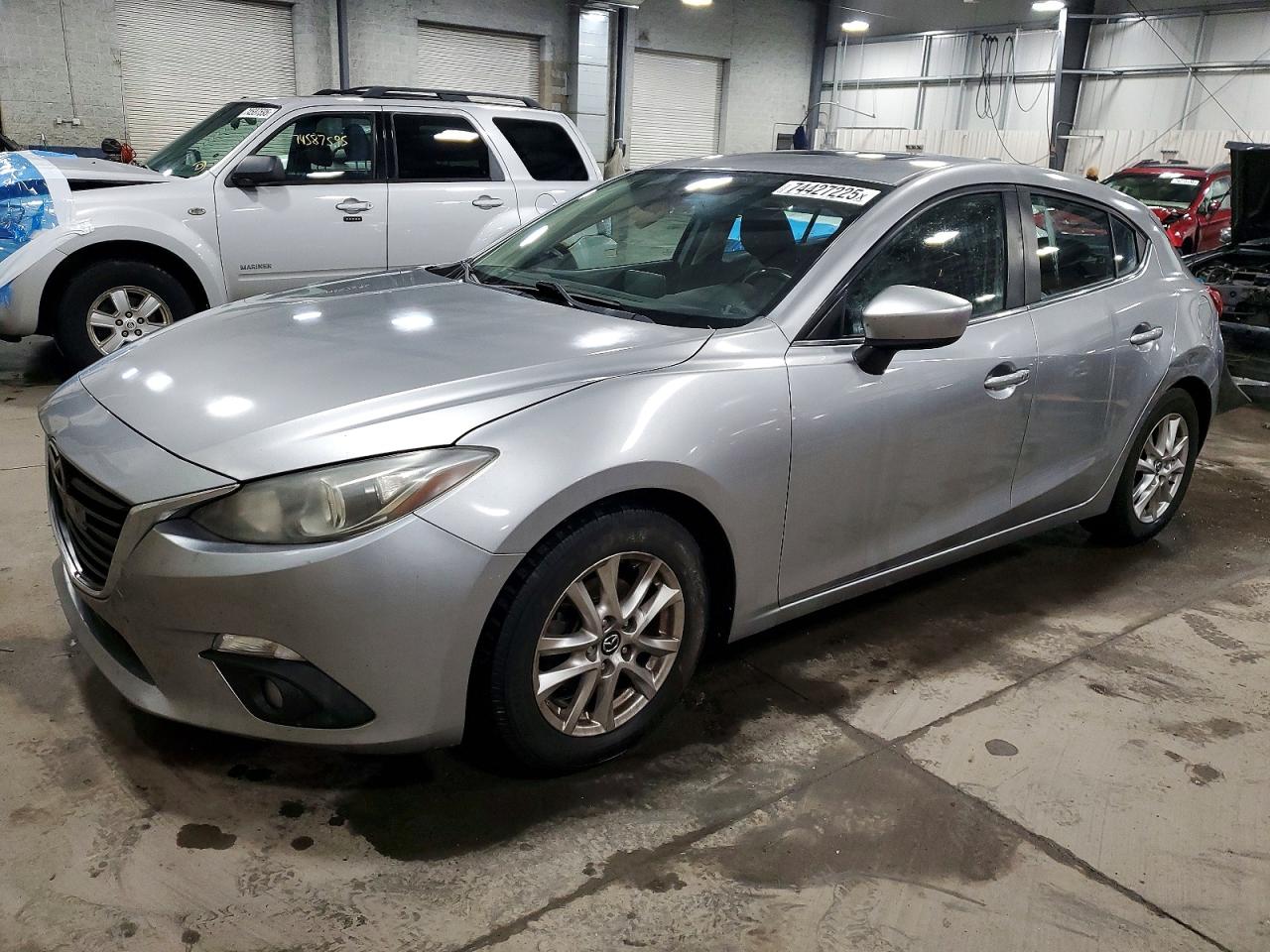 MAZDA 3 2015
