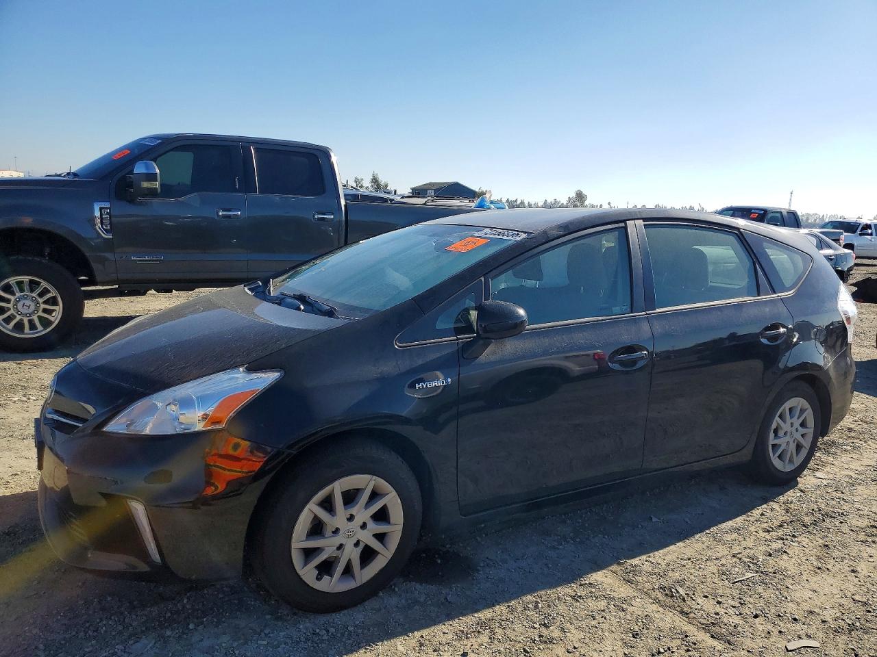 TOYOTA PRIUS V 2014