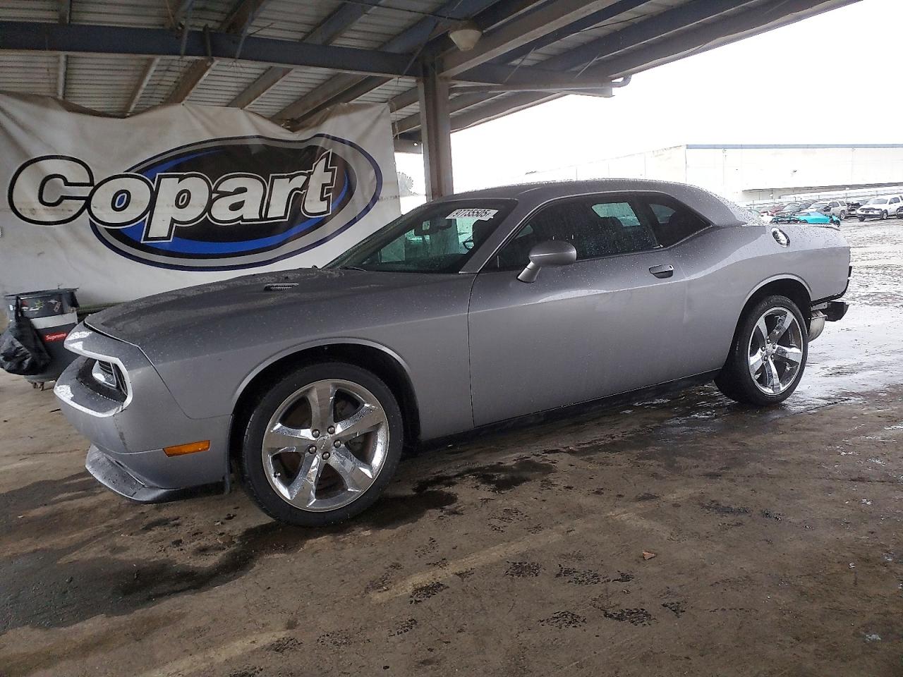 DODGE CHALLENGER 2013