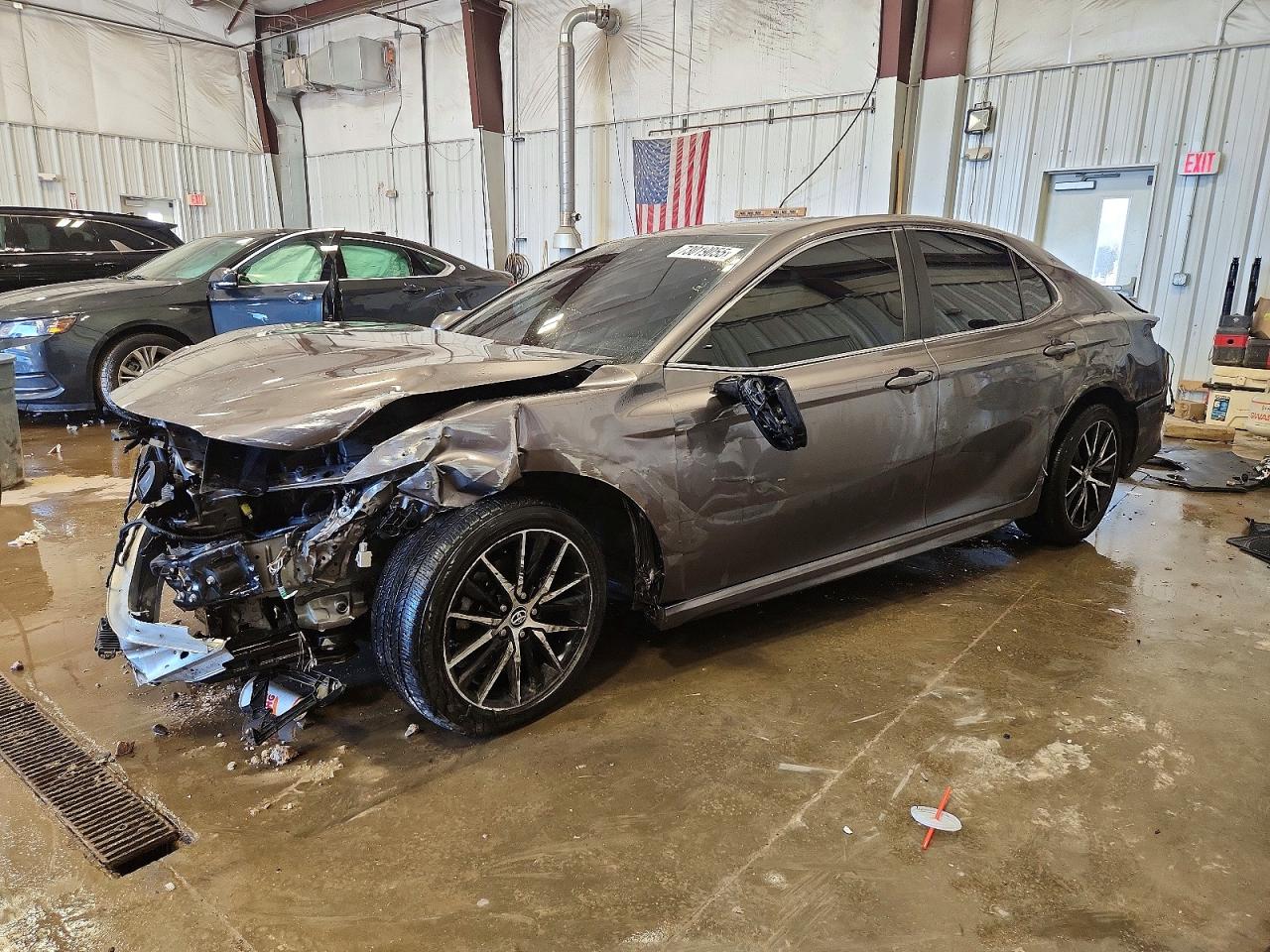 TOYOTA CAMRY 2021