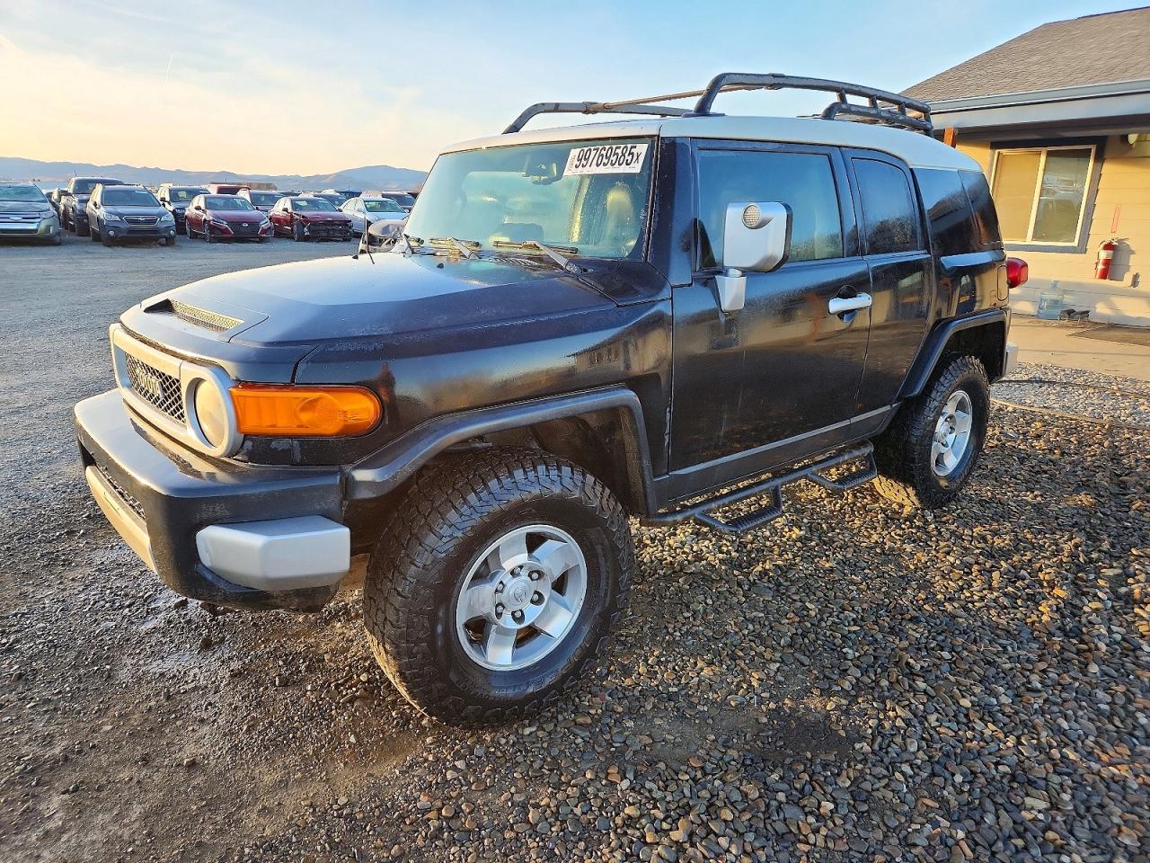 TOYOTA FJ CRUISER 2010