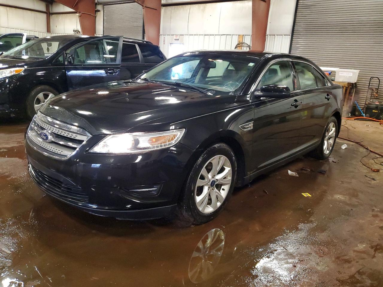 FORD TAURUS 2011