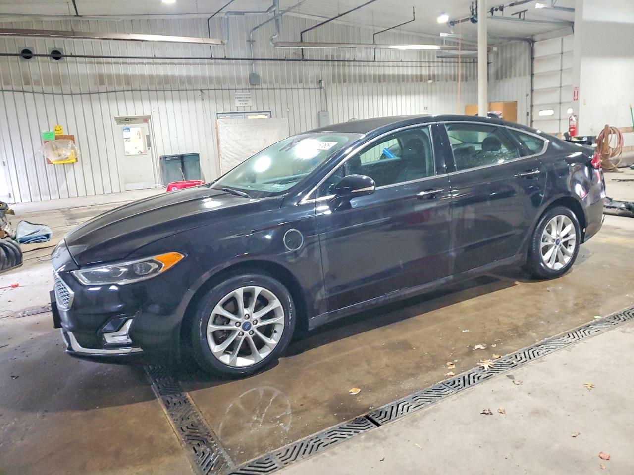 FORD FUSION 2019