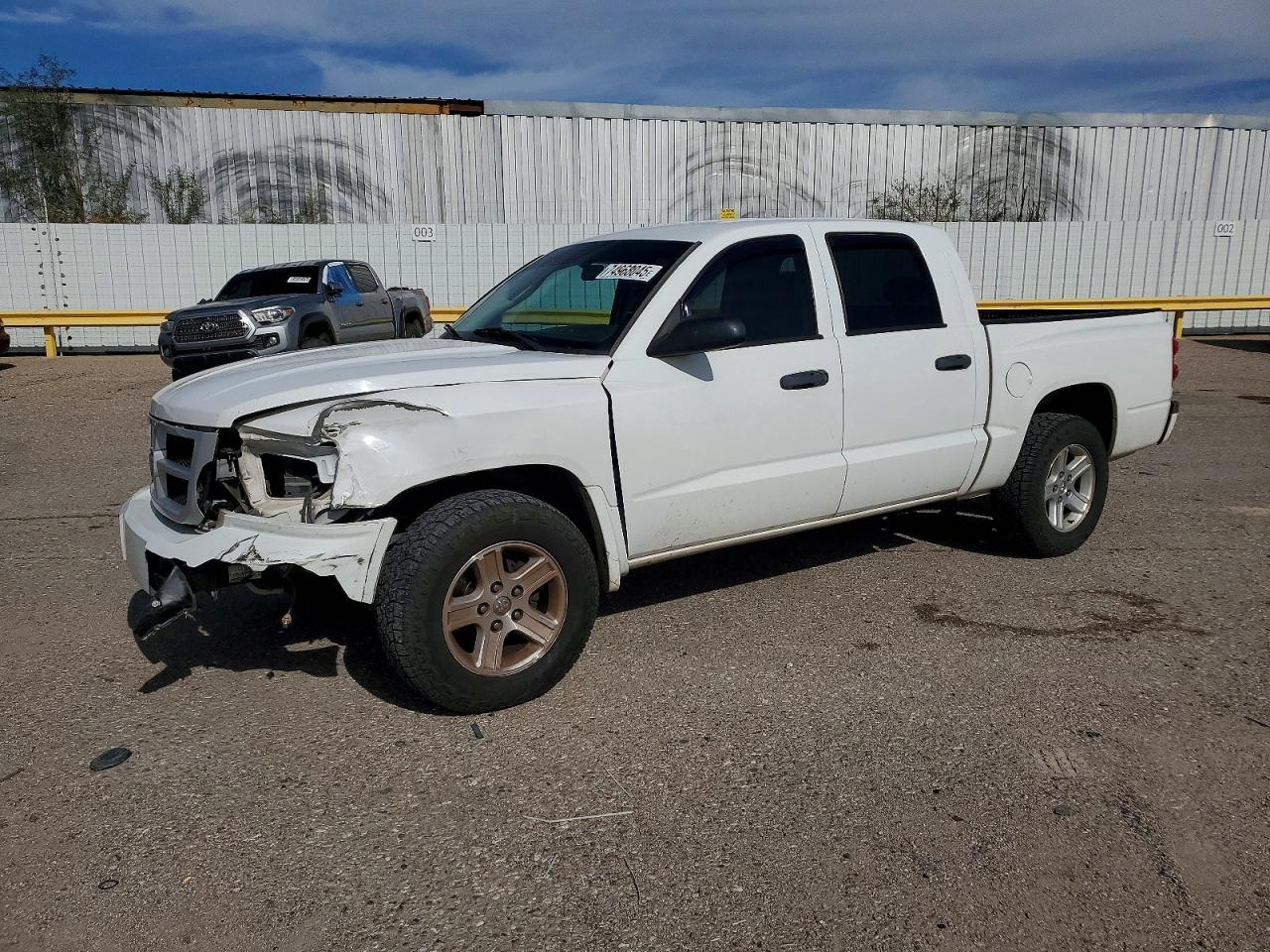 DODGE DAKOTA 2011
