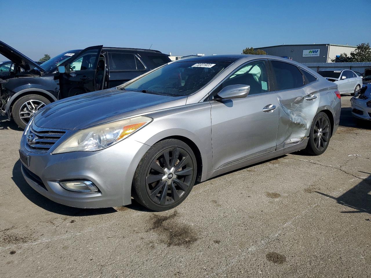 HYUNDAI AZERA 2013