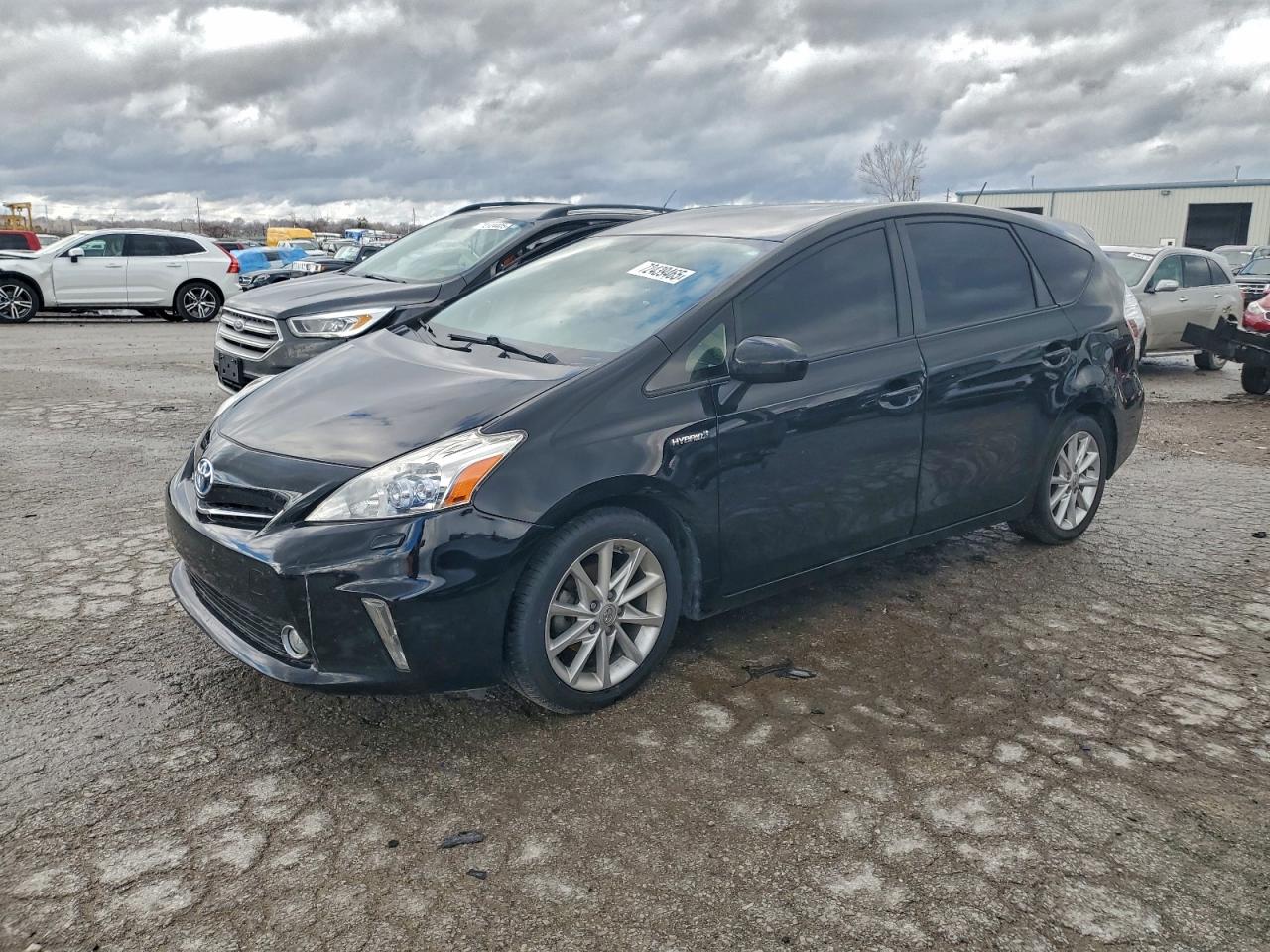 TOYOTA PRIUS V 2012