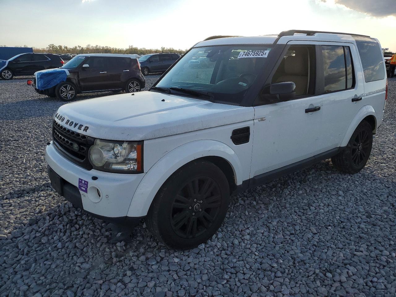 LAND ROVER LR4 HSE 2013