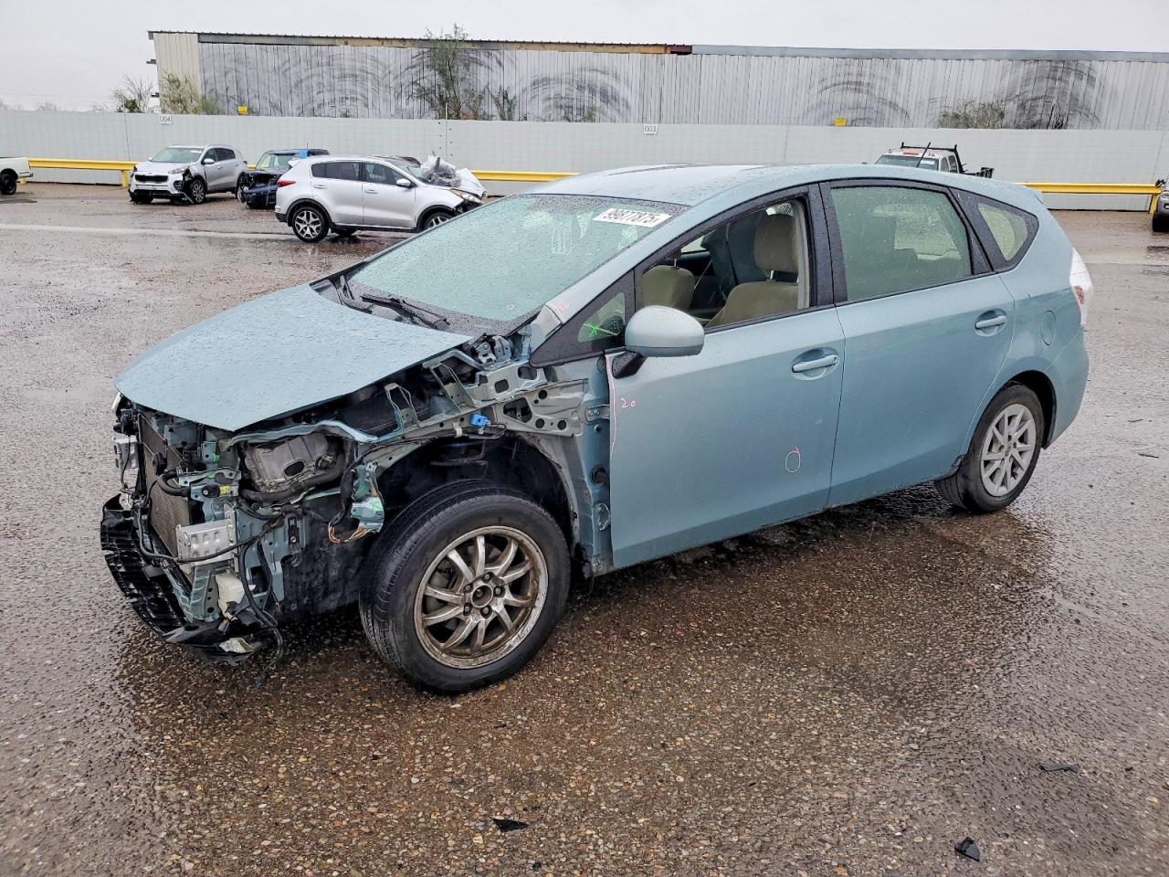 TOYOTA PRIUS V 2014