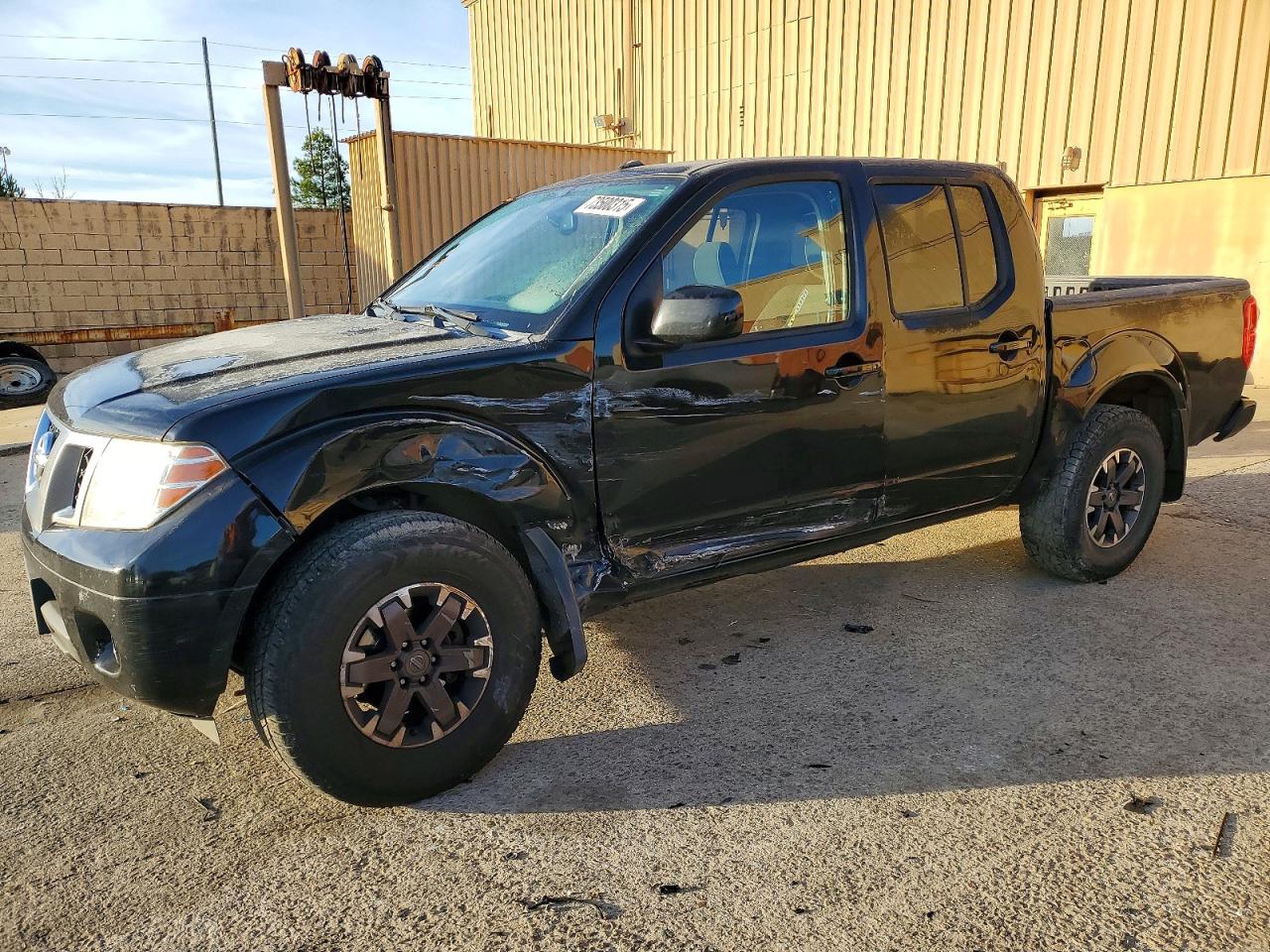 NISSAN FRONTIER 2014