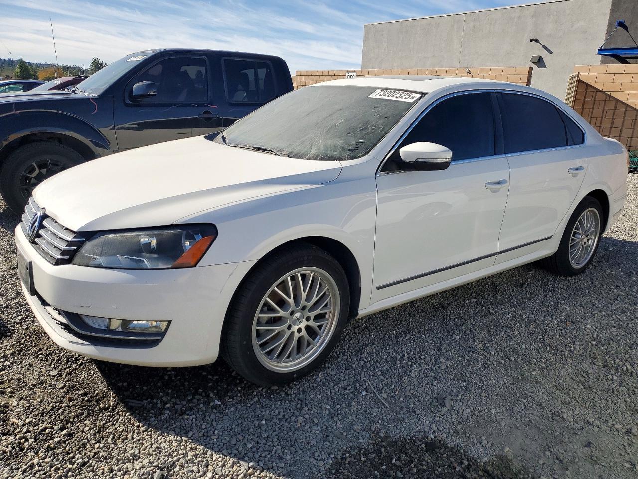 VOLKSWAGEN PASSAT SE 2013