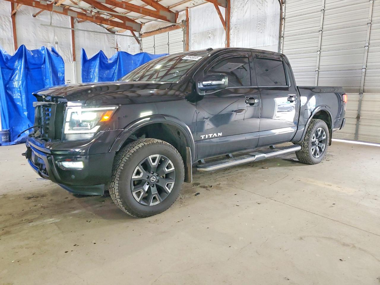 NISSAN TITAN 2021