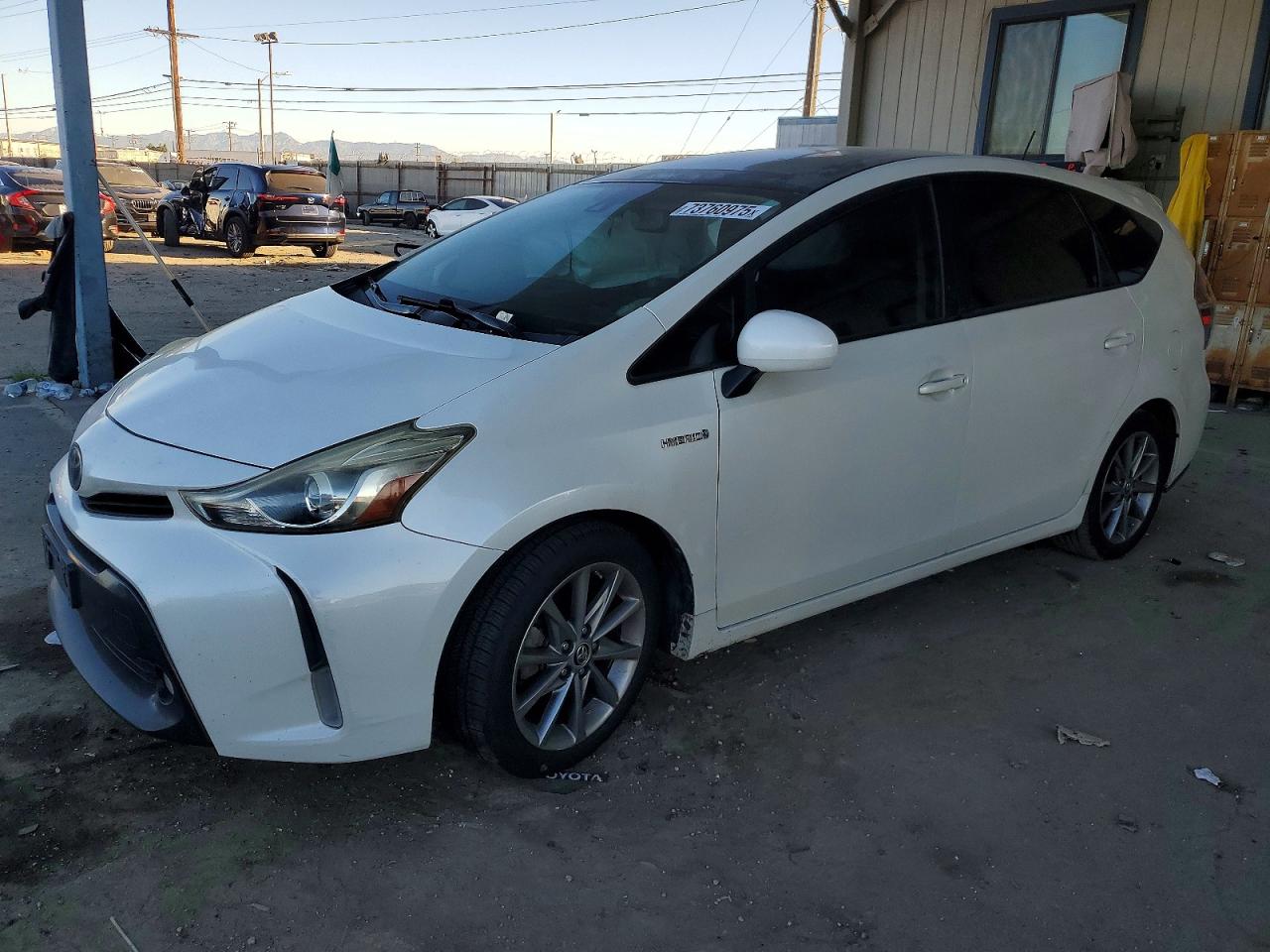 TOYOTA PRIUS V 2015