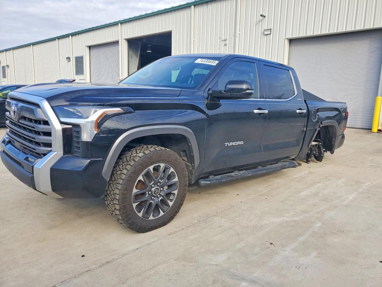 TOYOTA TUNDRA 2023