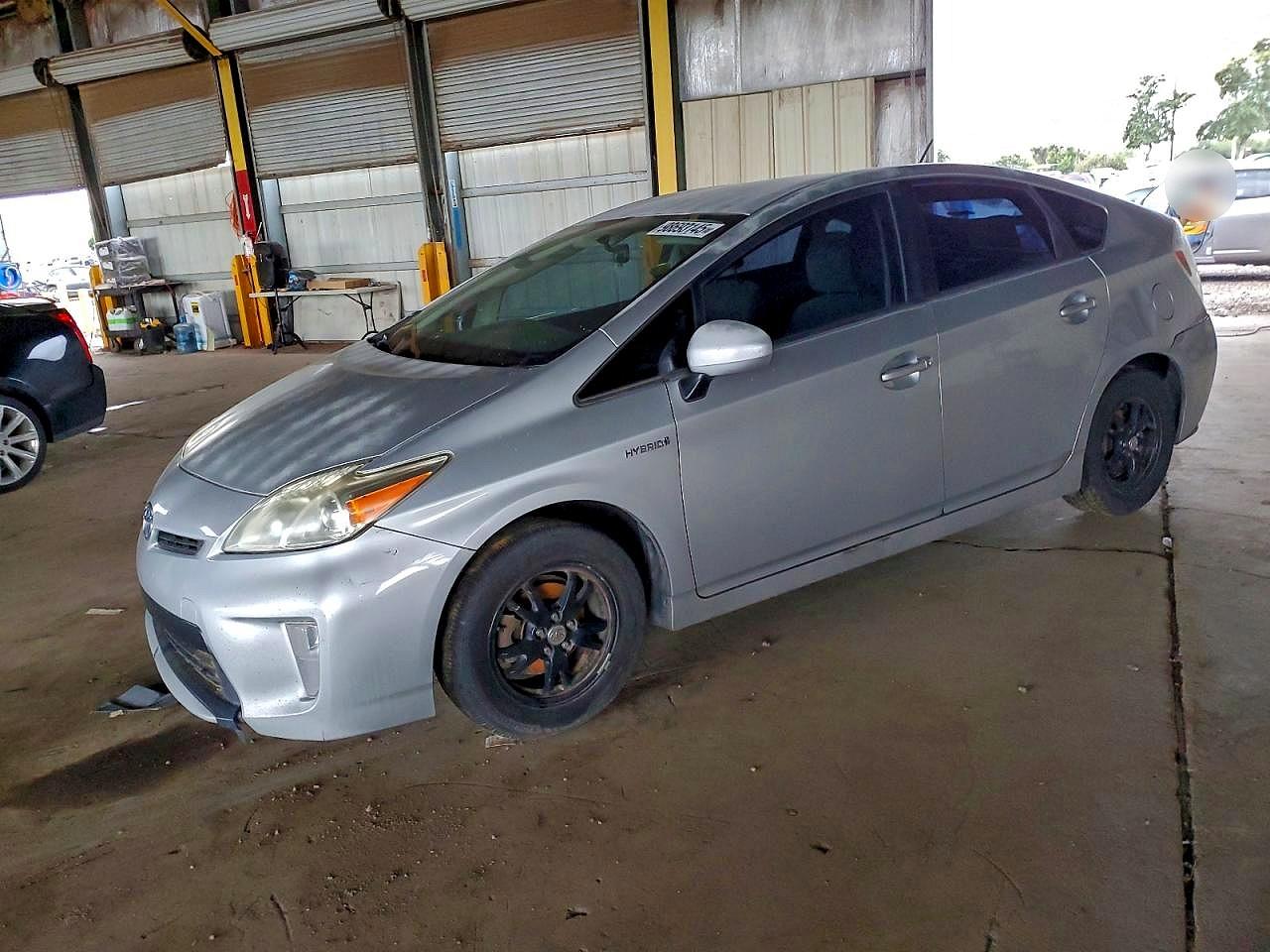 TOYOTA PRIUS 2015