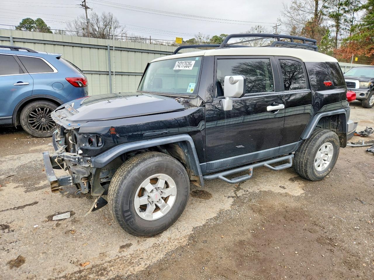 TOYOTA FJ CRUISER 2011