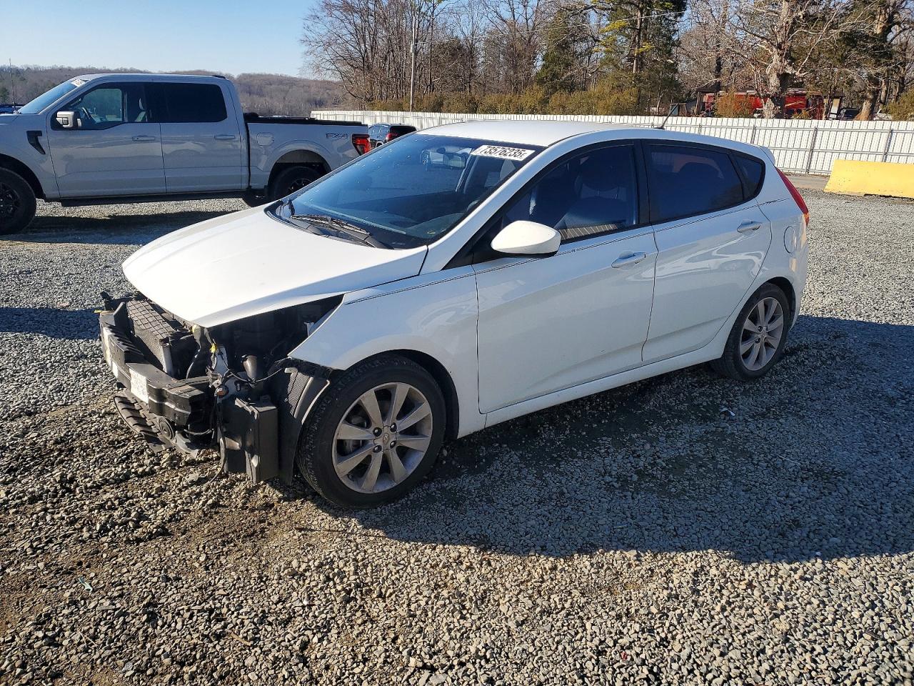 HYUNDAI ACCENT 2012