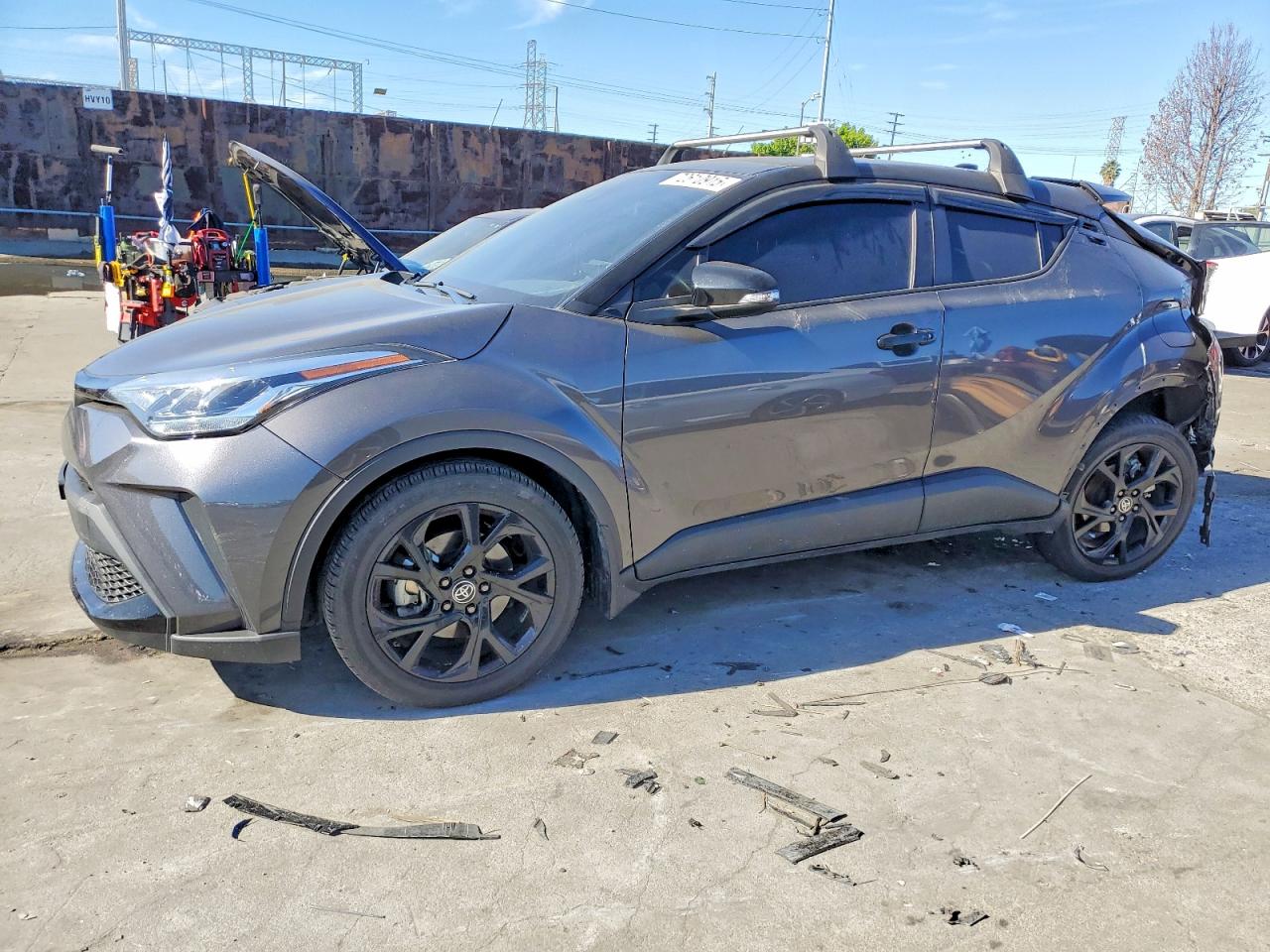 TOYOTA C-HR XLE 2021